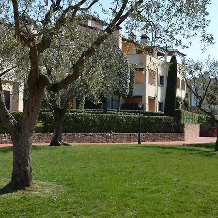 Apartmán Near Garda With Pool